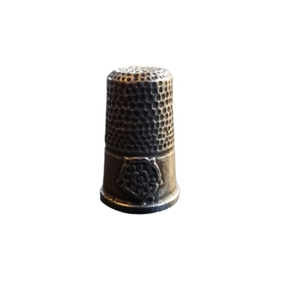 Metal Thimble - Picture 1 of 5